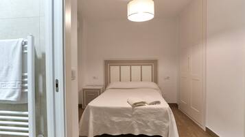 4 bedrooms, WiFi, bed sheets