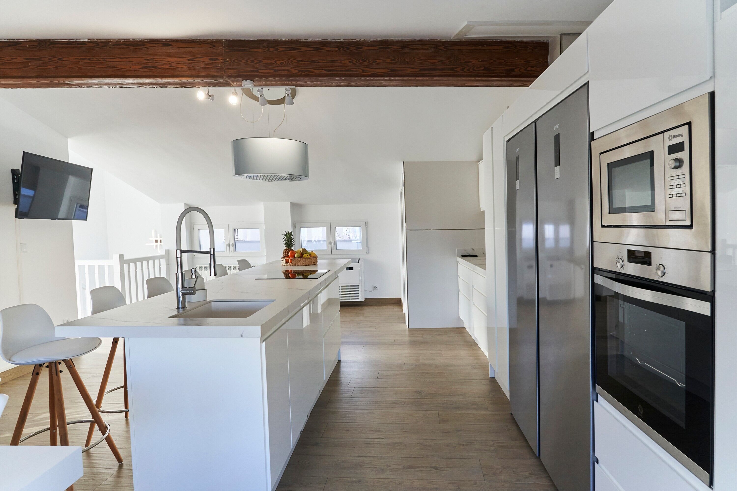 Refrigerador, microondas, horno y parrilla de estufa 