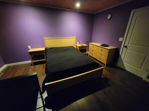 WiFi, bed sheets - Charming 3-bedroom house in peaceful Chiloquin with fitness equipment (Chiloquin)