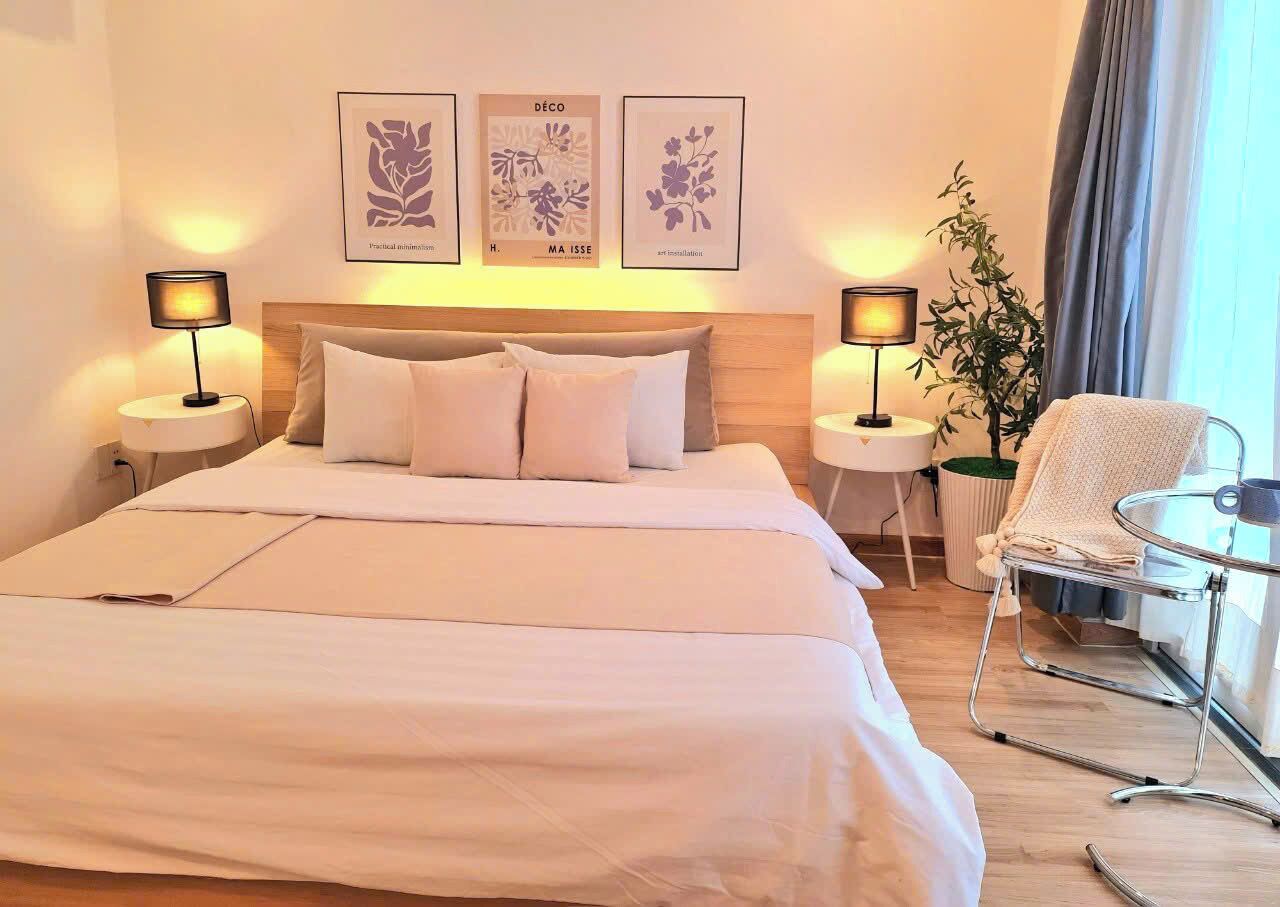 Egyptian cotton sheets, premium bedding, down comforters