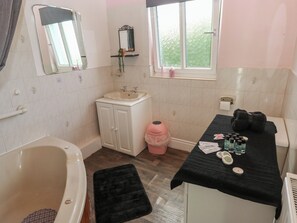 Shower - Maes Hyfryd (Clynderwen)