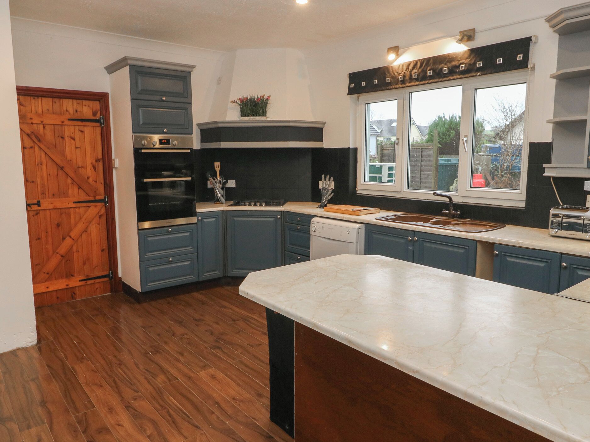 Mesin basuh pinggan mangkuk 