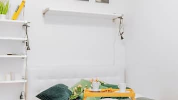 Skrivebord, strygejern/strygebræt, Wi-Fi, sengetøj