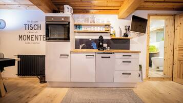 Kühlschrank, Ofen, Herdplatte, Geschirrspüler