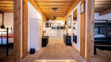 2 bedrooms, travel crib, free WiFi, bed sheets