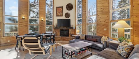 Smart TV, fireplace, DVD player, ping pong