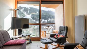 Télévision, table de tennis de table