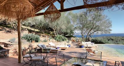 Bed and Breakfast 'Casa Penisula - Lavezzi' with Sea View, Wi-Fi and Air Conditioning