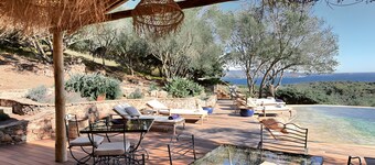 Bed and Breakfast 'Casa Penisula - Lavezzi' with Sea View, Wi-Fi and Air Conditioning