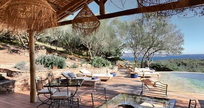 Bed and Breakfast 'Casa Penisula - Lavezzi' with Sea View, Wi-Fi and Air Conditioning