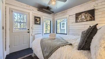 Fer et planche Ă repasser, Wi-Fi, draps fournis