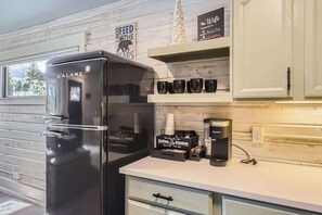 Frigorífic, microones, forn i placa de cuina 