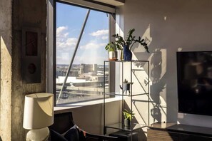 Interior - Art Lover's Dream: 2BD Luxury 30+ Day, Coors Field (Denver)