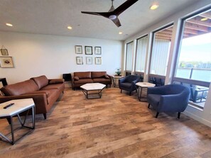 TV, fireplace - Sunset Shores, 4BR Lake Escape, Family Friendly (Arnolds Park)