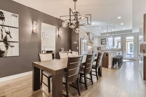 Dining - 4BR Upscale Townhome / Roof Top w/ Skyline Views (Denver)