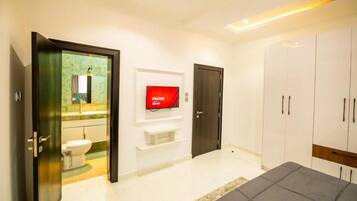 Superior-lejlighed - balkon - byudsigt | Skrivebord, arbejdsområde til bærbare computere, mørklægningsgardiner