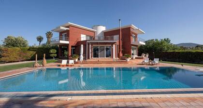 3 Palm Villa, 3 Palm Villa