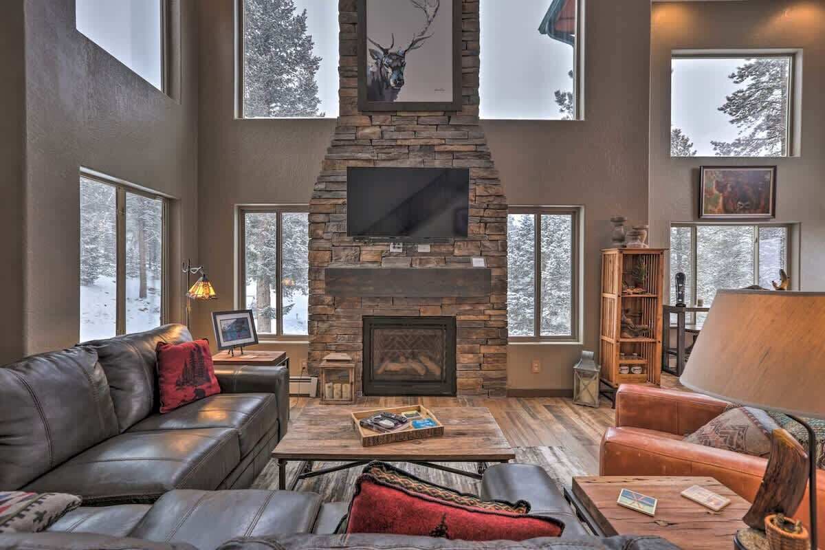 TV, fireplace, table football, stereo