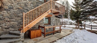 Apartment 'La Mèizòn' with Mountain View, Shared Garden and Wi-Fi
