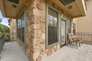 Terrace/patio - Condo Close to Disney With Large Communal Pool (Davenport)