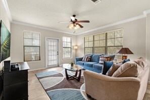 TV - Condo Close to Disney With Large Communal Pool (Davenport)