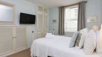Cottage | 2 bedrooms, individually decorated, individually furnished, free WiFi