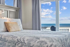 4 bedrooms, free WiFi, bed sheets - Beachfront | Hot Tub | Dog-Friendly | Sleeps 12 (Galveston)