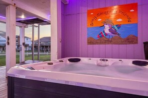 Interior - Beachfront | Hot Tub | Dog-Friendly | Sleeps 12 (Galveston)