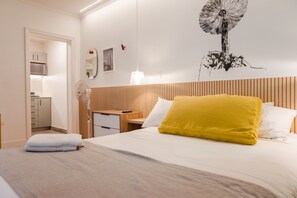 Iron/ironing board, free WiFi, bed sheets - Studio Oasis | Near Bellavista and Hospitals (Providencia)
