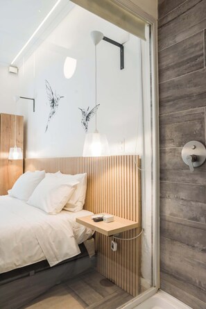 Iron/ironing board, free WiFi, bed sheets - Stylish Studio in Bellavista | Steps from Metro (Providencia)
