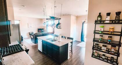 Modern Retreat Near Everything! Off Powers Blvd & Barnes Rd