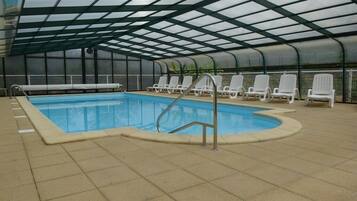 Piscine couverte, piscine extérieure