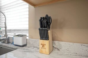 Interior - Tusculum Hilltop Haven – For 8 (Cincinnati)