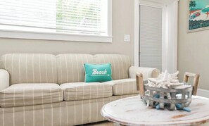 TV - Beautiful ground level home with heated pool! (Holmes Beach)