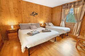 2 bedrooms, WiFi, bed sheets