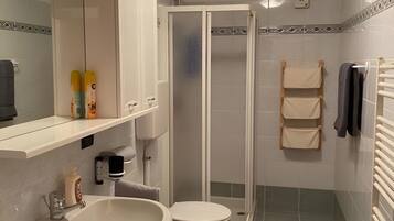 Doccia, asciugacapelli, asciugamani