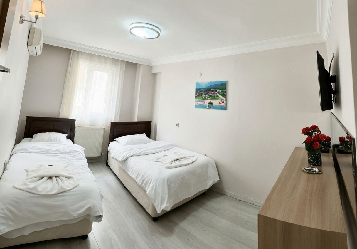 Quarto duplo standard, várias camas, para não fumantes | Wi-Fi de cortesia