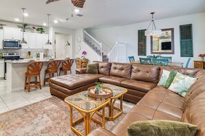 TV - Resort-Style Retreat w/ Amenities Galore Near WDW! (Davenport)