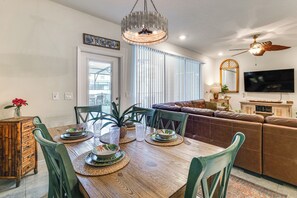 Dining - Resort-Style Retreat w/ Amenities Galore Near WDW! (Davenport)