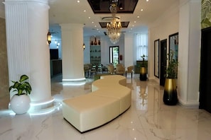 Quầy tiếp tân