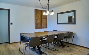 Dining - River Rock Terrace (South Fork)