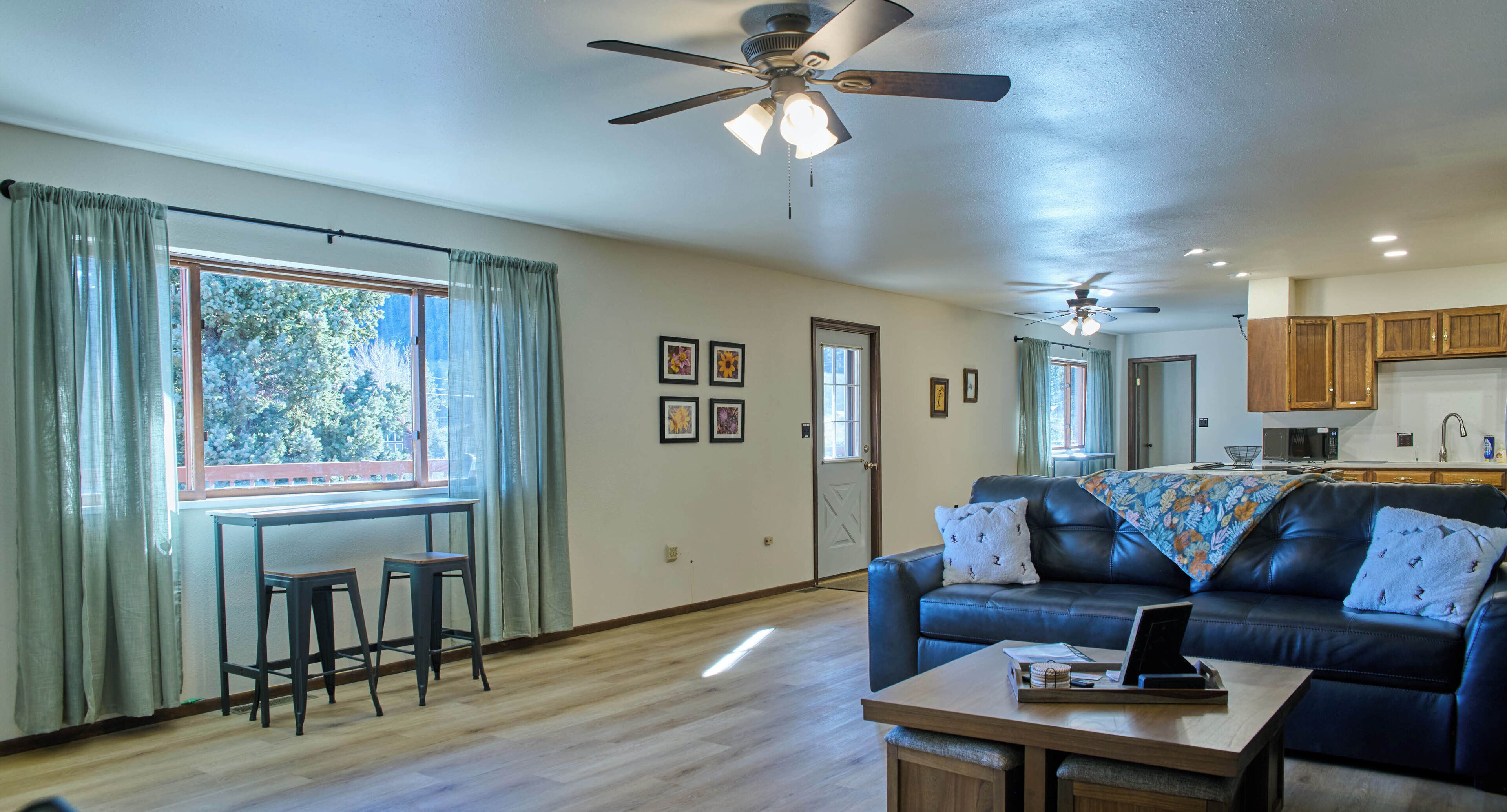 TV connectée, cheminée, baby-foot