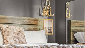 5 chambres, bureau, fer et planche Ă repasser, lit parapluie