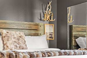 Desk, iron/ironing board, travel cot, WiFi - Countryside Views | Sleeps 20, Hot Tub, Fire Pit (Theodosia)