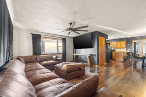 TV, books - Countryside Views | Sleeps 20, Hot Tub, Fire Pit (Theodosia)