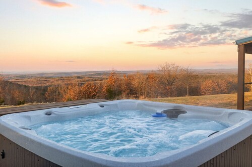 Countryside Views | Sleeps 20, Hot Tub, Fire Pit