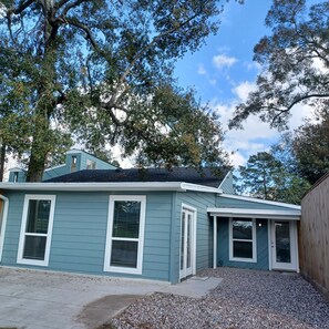 Exterior - 2-bedroom apartment in beautiful Conroe in county setting for relaxing stays (Conroe)