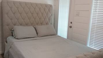 4 bedrooms, free WiFi, bed sheets