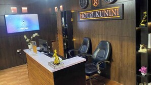 Quầy tiếp tân