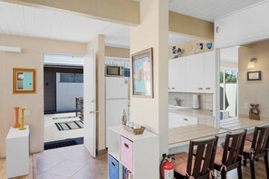 Fridge, microwave, oven, stovetop - Whimsical 2nd floor unit at famous Ocotillo Lodge (Palm Springs)